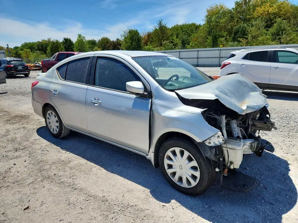2015 NISSAN VERSA 1.6 SV  