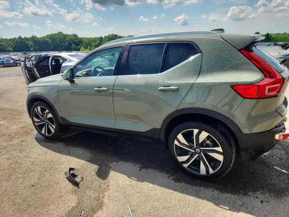 2023 VOLVO XC40 ULTIMATE  