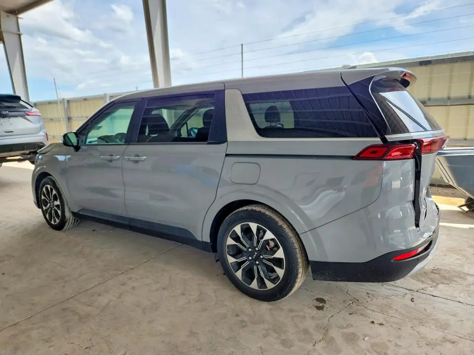 2024 KIA CARNIVAL EX  
