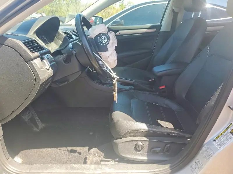 2015 VOLKSWAGEN PASSAT S  