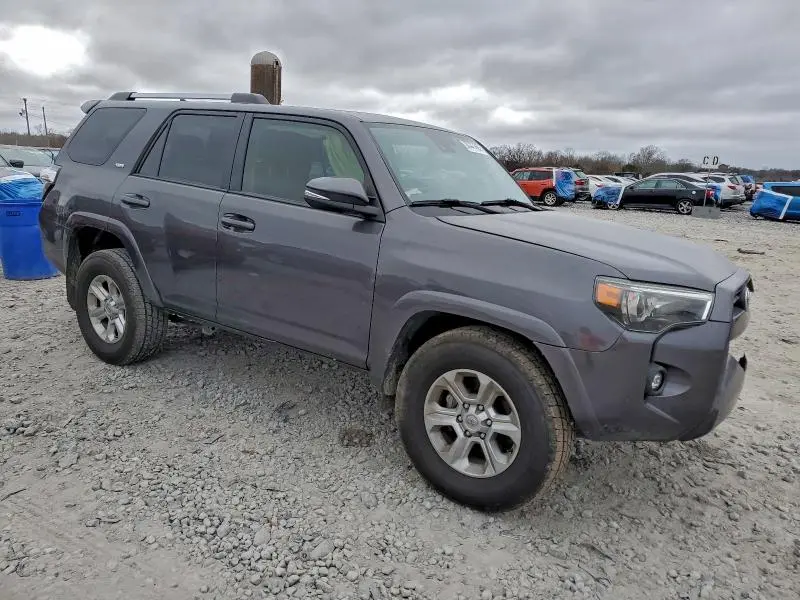 2023 TOYOTA 4RUNNER SR5  
