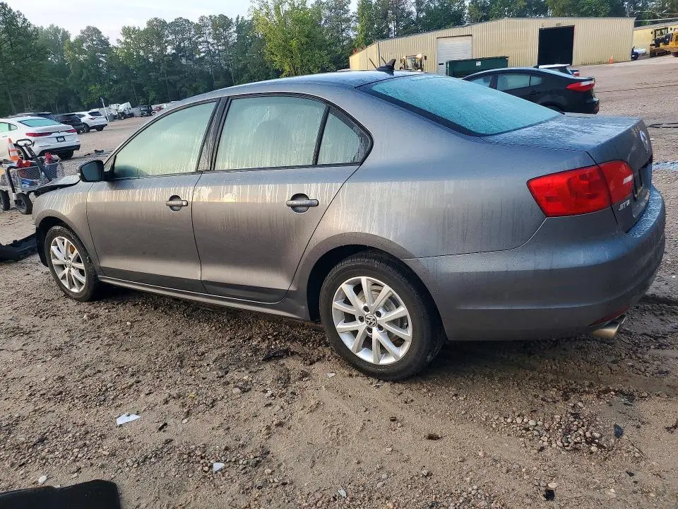 2011 VOLKSWAGEN JETTA SE  