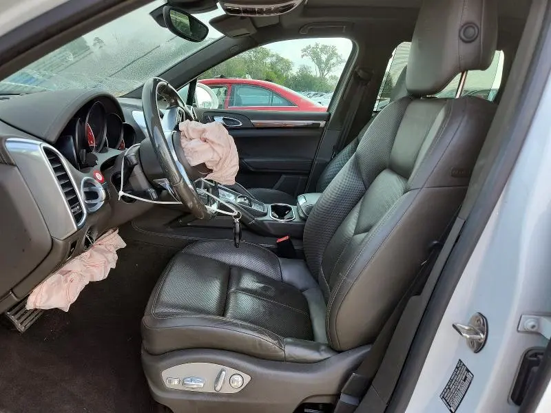 2017 PORSCHE CAYENNE S  