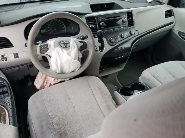 2011 TOYOTA SIENNA LE  