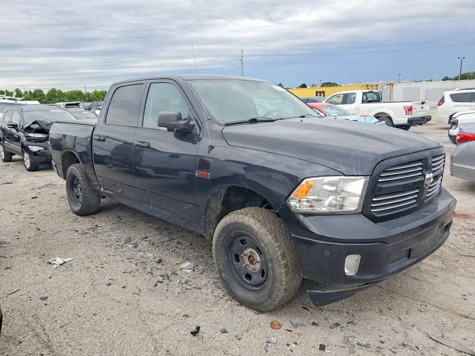 2016 RAM 1500 SLT  