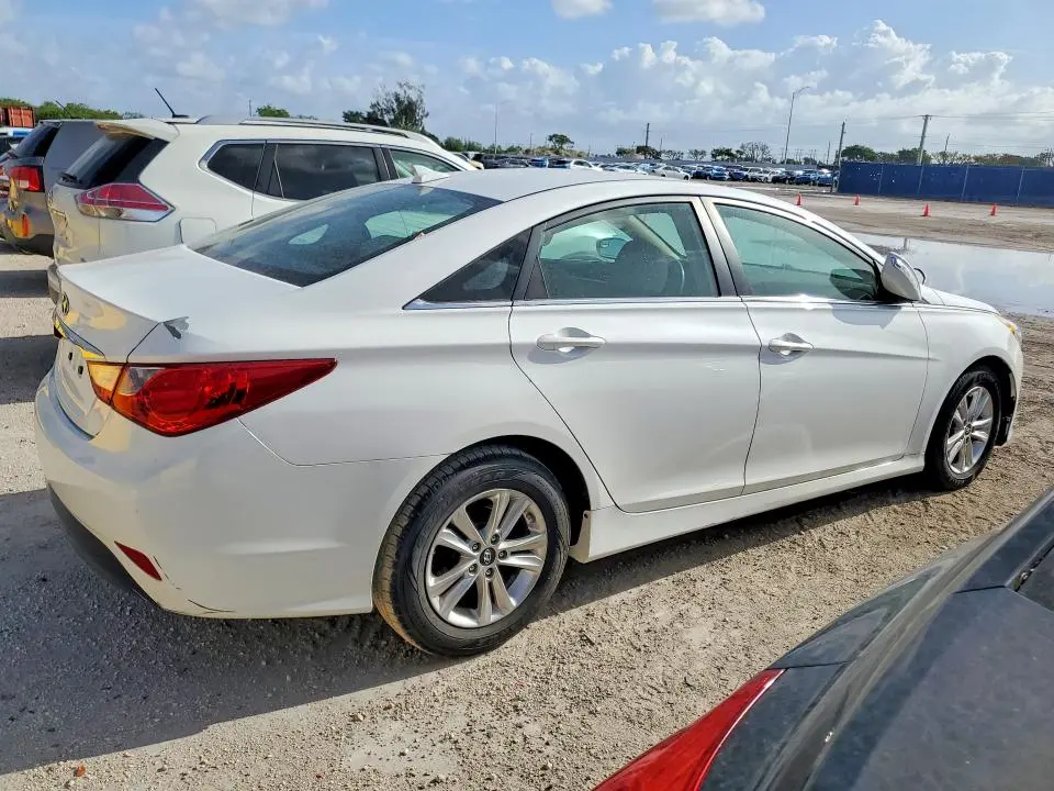 2014 HYUNDAI SONATA GLS  