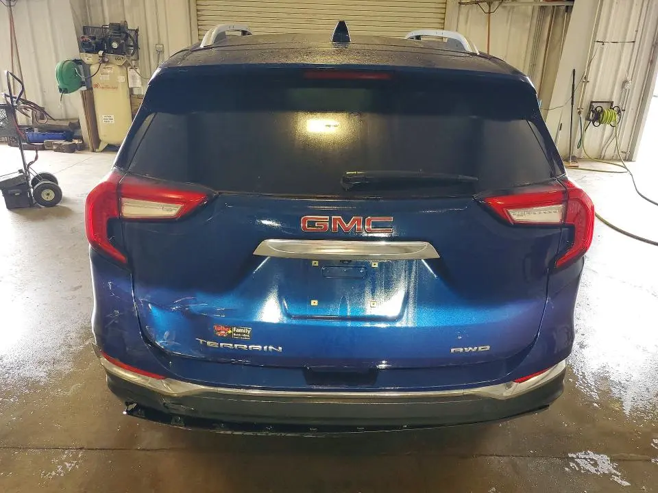 2022 GMC TERRAIN SLT  