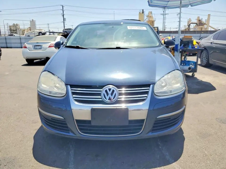 2010 VOLKSWAGEN JETTA LIMITED  