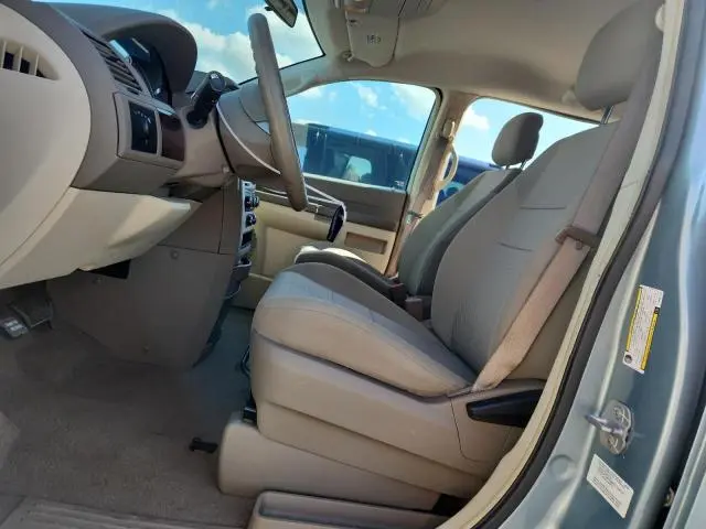 2010 CHRYSLER TOWN & COUNTRY LX  