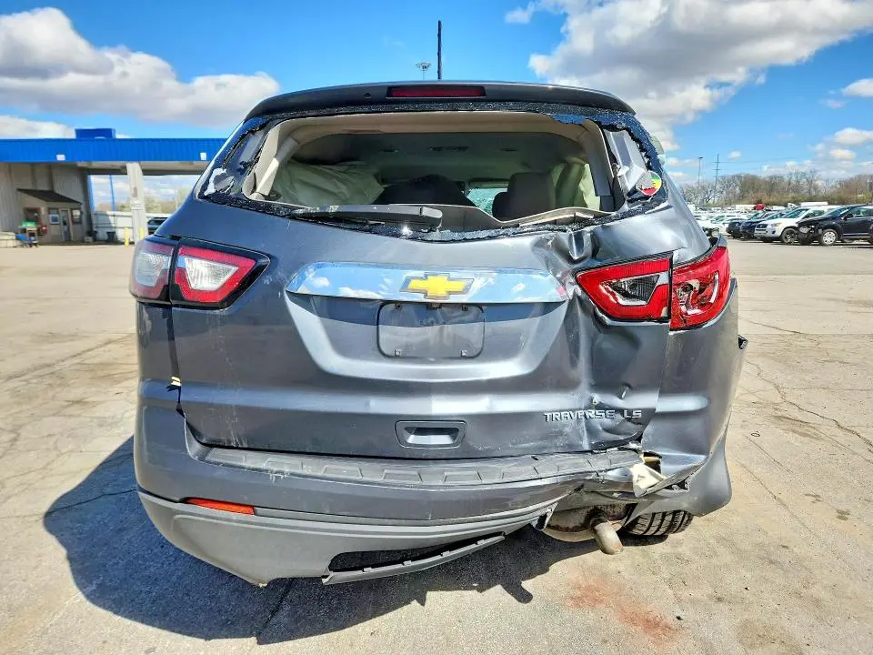 2014 CHEVROLET TRAVERSE LS  