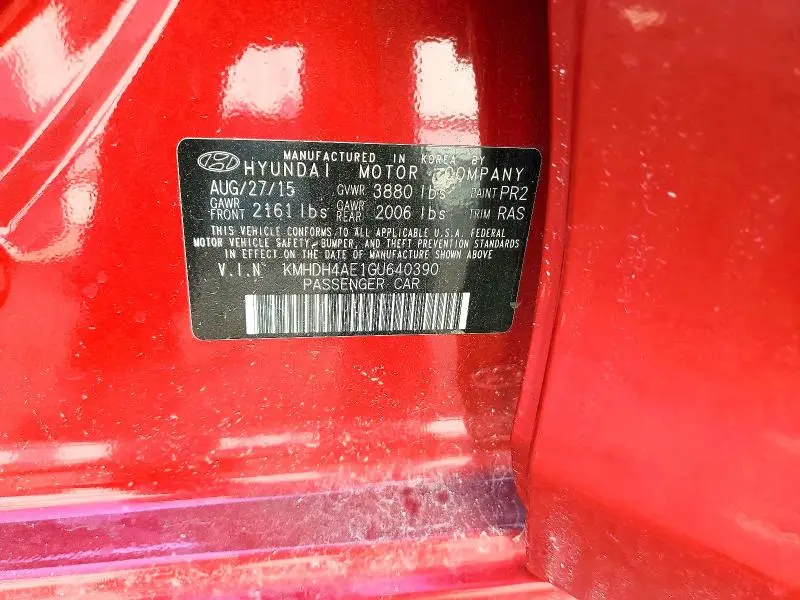 2016 HYUNDAI ELANTRA SE  