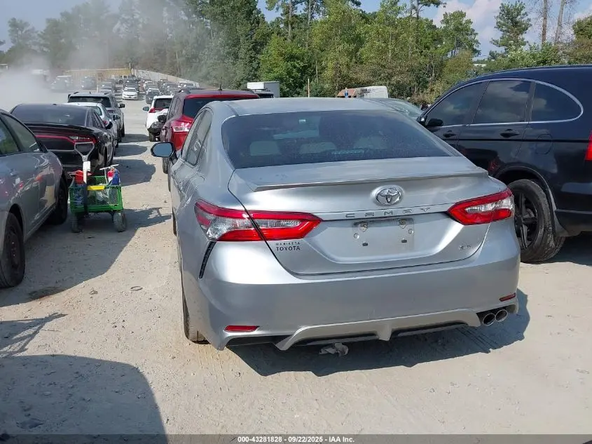 2018 TOYOTA CAMRY SE