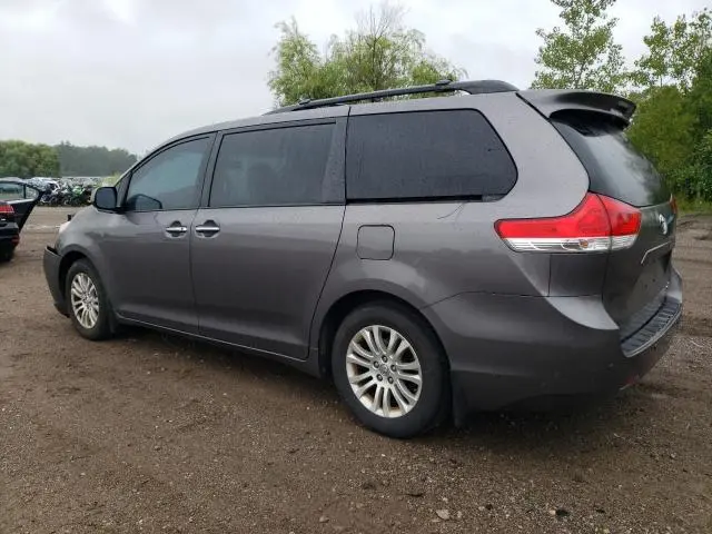 2014 TOYOTA SIENNA XLE  