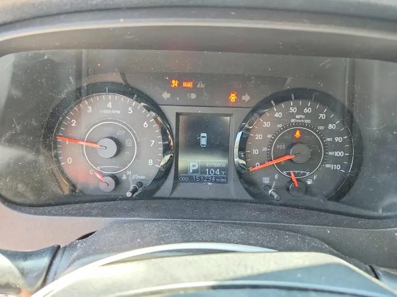 2017 TOYOTA SIENNA LE  