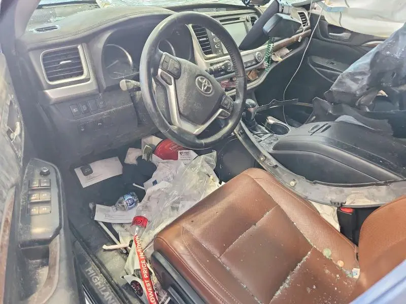 2017 TOYOTA HIGHLANDER LIMITED  
