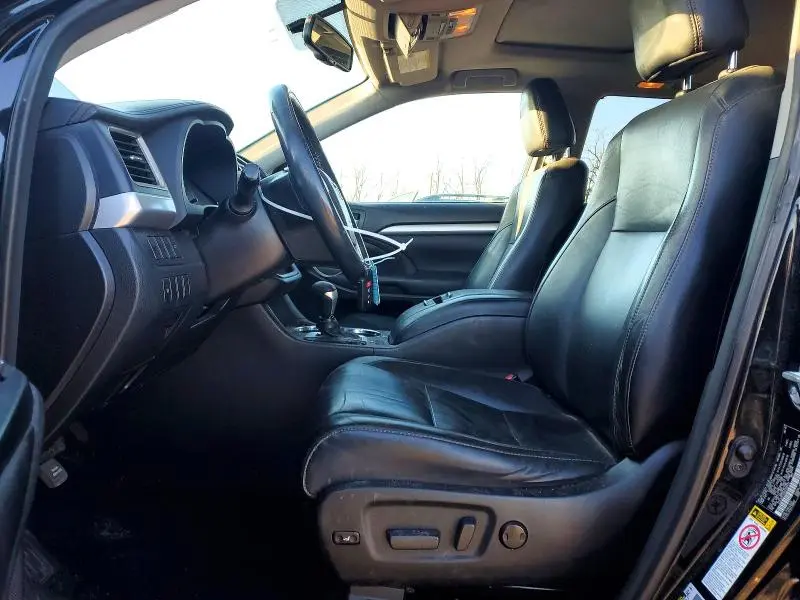 2016 TOYOTA HIGHLANDER XLE  