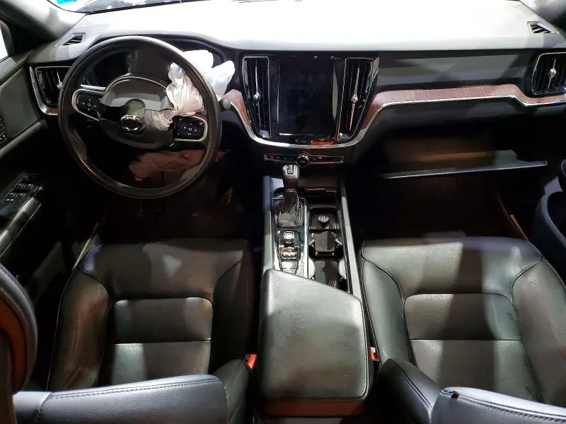 2020 VOLVO S60 T6 MOMENTUM  