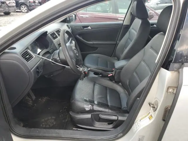 2011 VOLKSWAGEN JETTA SE  