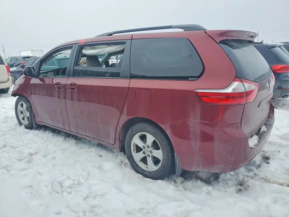 2015 TOYOTA SIENNA LE  