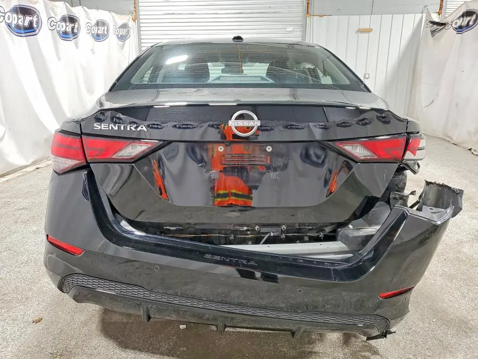 2025 NISSAN SENTRA SV  