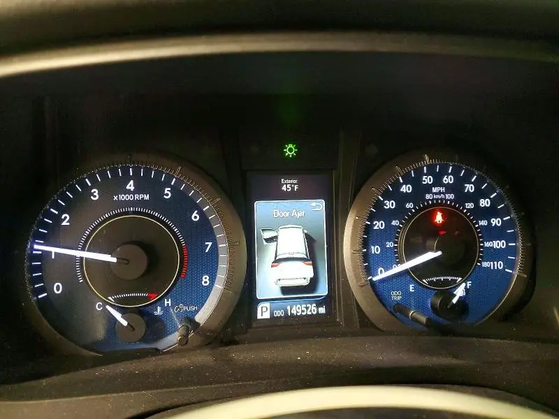 2019 TOYOTA SIENNA LE  