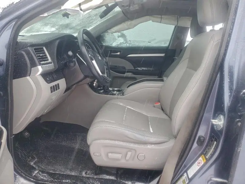 2018 TOYOTA HIGHLANDER SE  