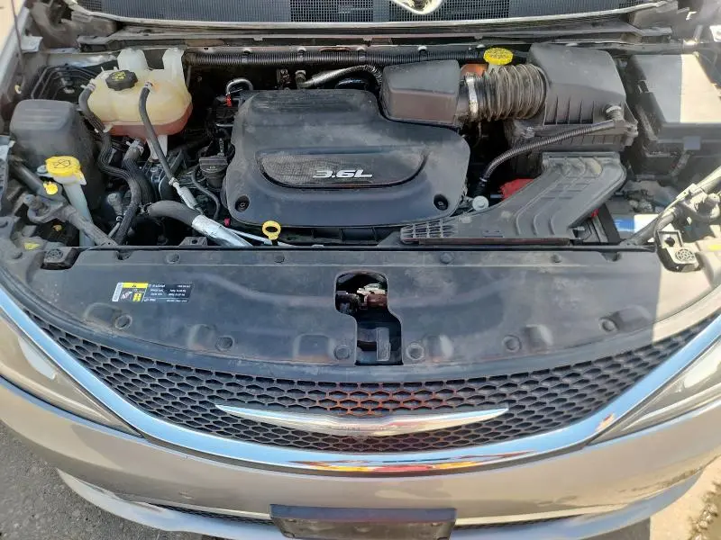 2017 CHRYSLER PACIFICA LIMITED  