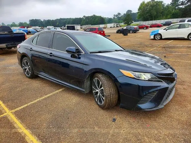 2019 TOYOTA CAMRY SE  