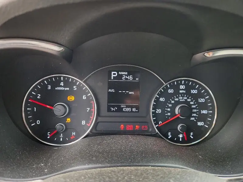 2017 KIA FORTE LX  