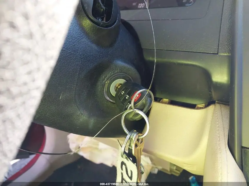 2014 TOYOTA CAMRY LE