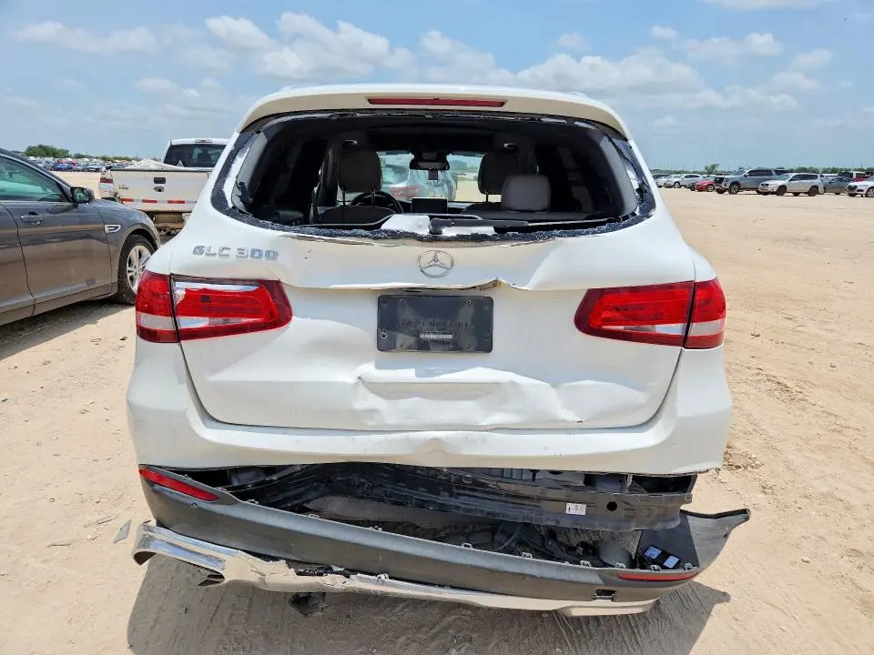 2017 MERCEDES-BENZ GLC 300  