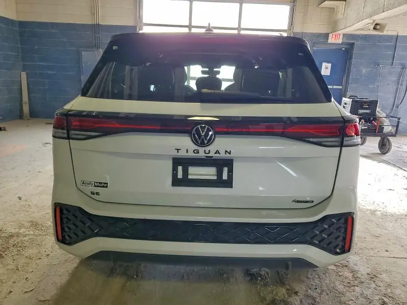 2025 VOLKSWAGEN TIGUAN SE R-LINE BLACK  