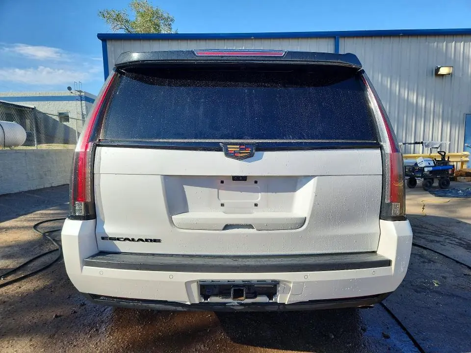 2017 CADILLAC ESCALADE PLATINUM  