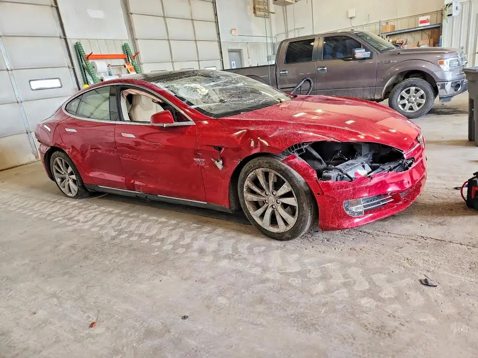 2015 TESLA MODEL S   