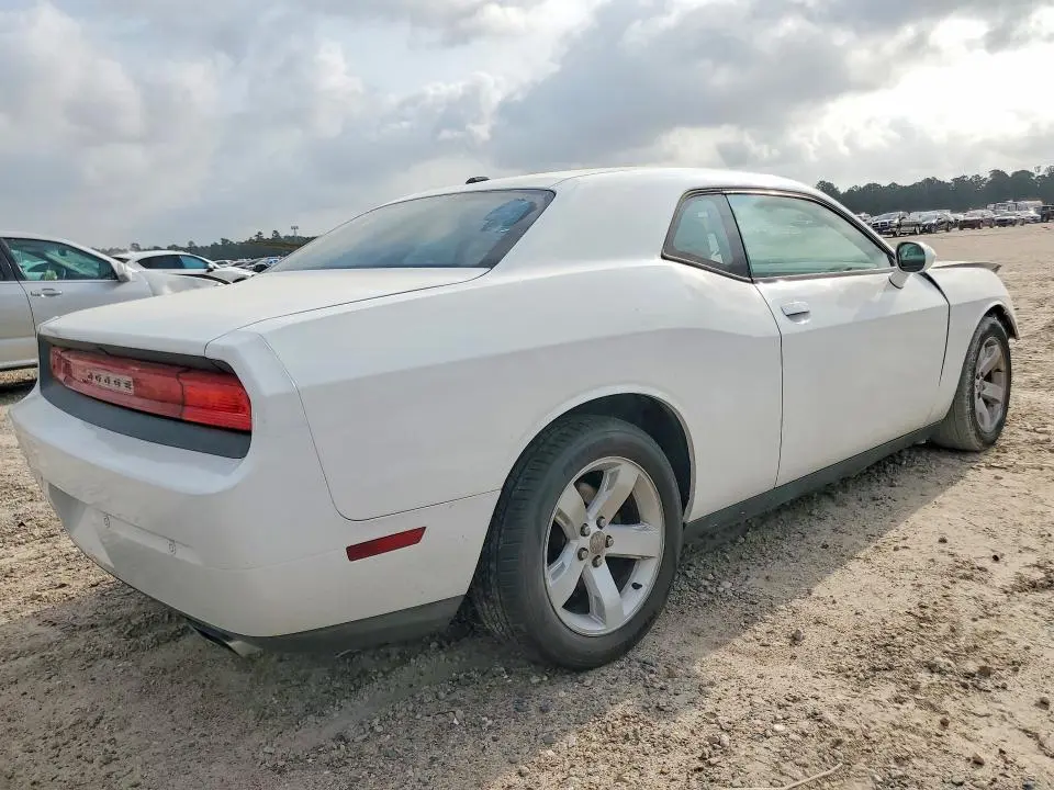 2014 DODGE CHALLENGER SXT  
