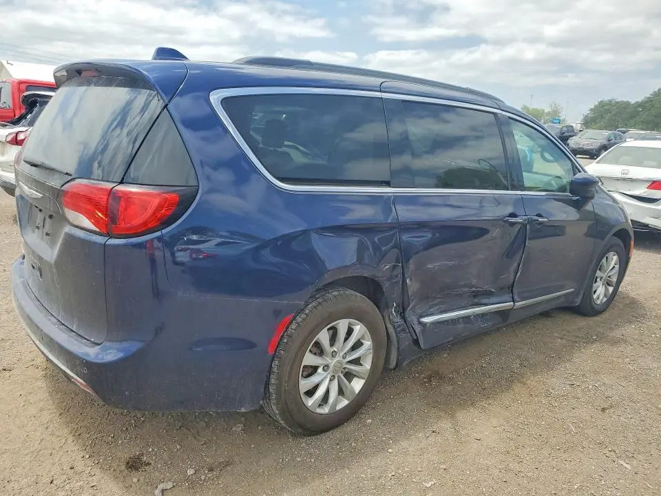 2017 CHRYSLER PACIFICA TOURING L  