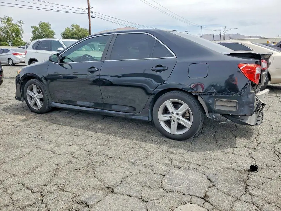 2012 TOYOTA CAMRY SE  