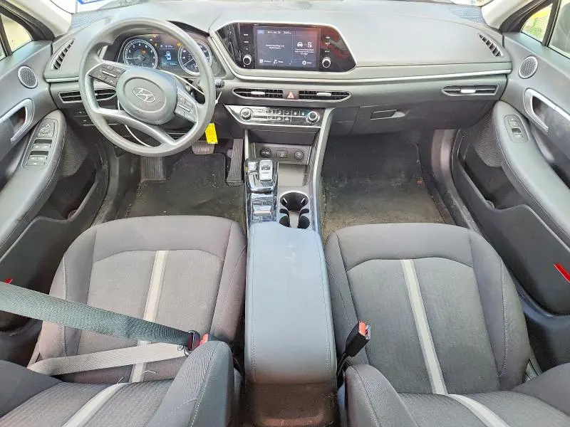 2022 HYUNDAI SONATA SE  