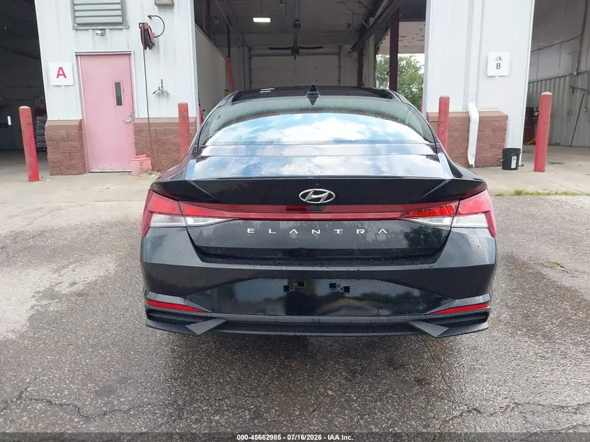 2023 HYUNDAI ELANTRA SE