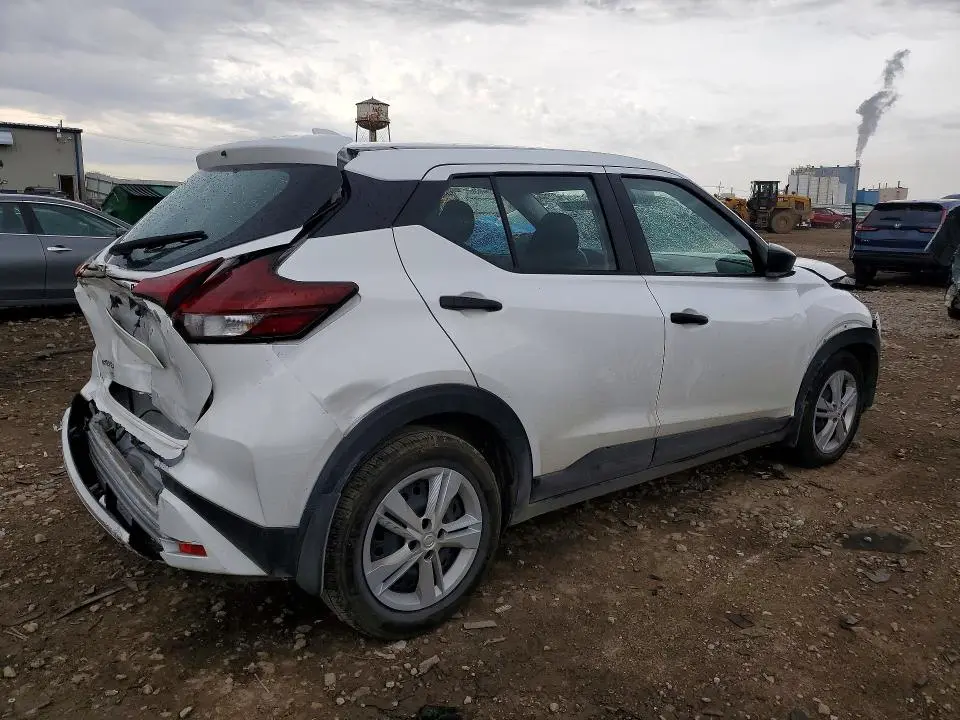 2024 NISSAN KICKS S  
