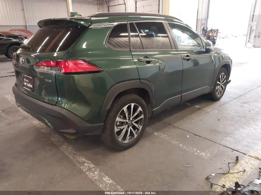 2024 TOYOTA COROLLA CROSS XLE