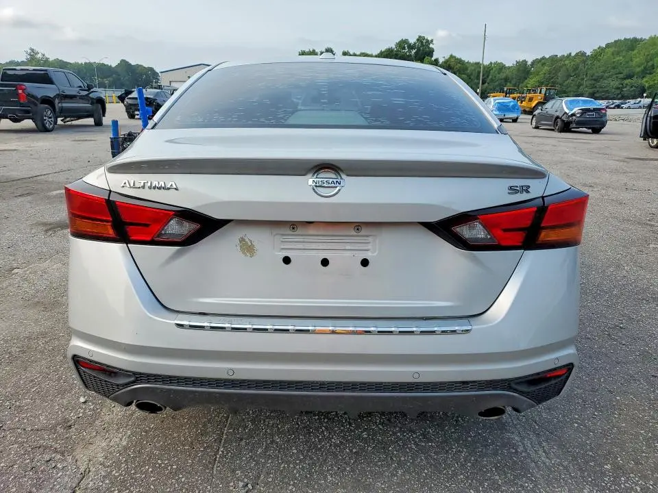 2021 NISSAN ALTIMA SR  
