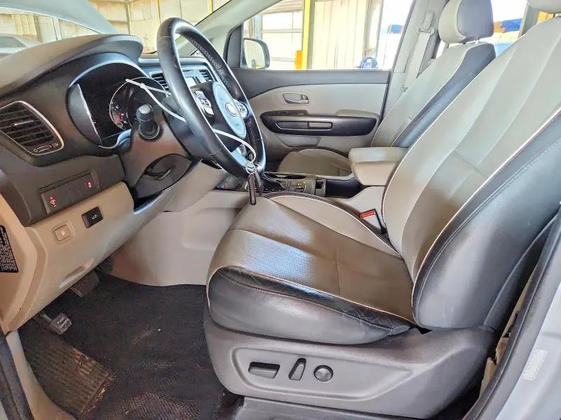 2017 KIA SEDONA LX  