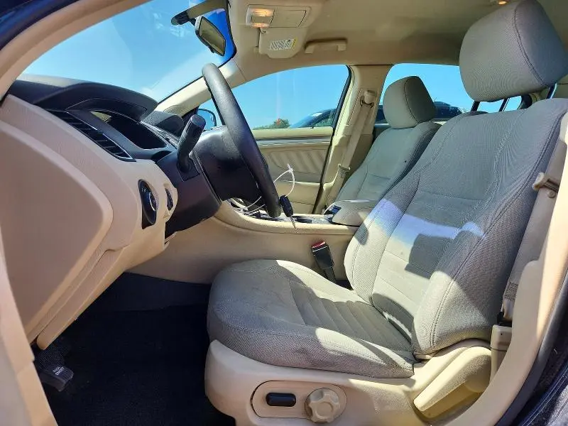 2018 FORD TAURUS SE  