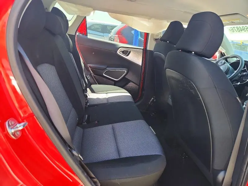 2021 KIA SOUL LX  
