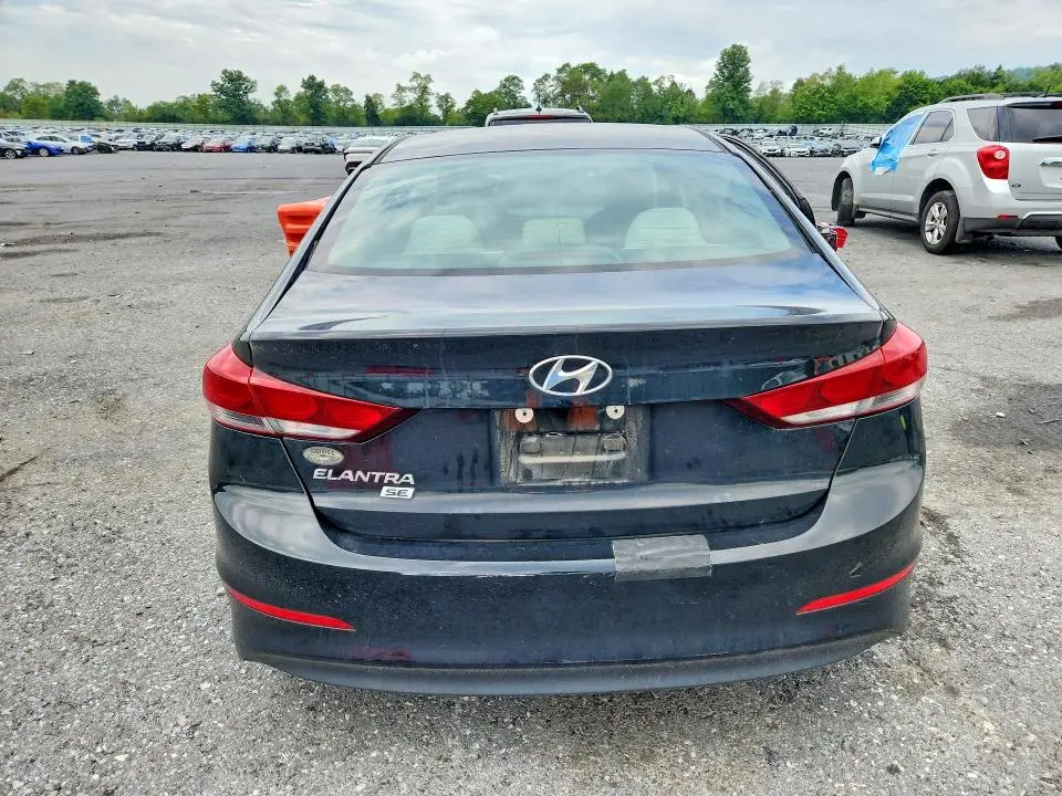 2018 HYUNDAI ELANTRA SE  
