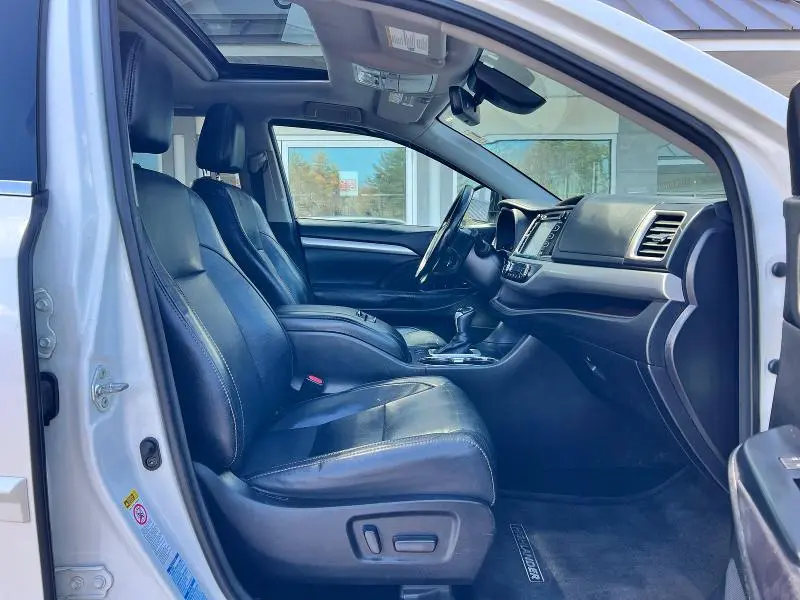 2017 TOYOTA HIGHLANDER XLE  