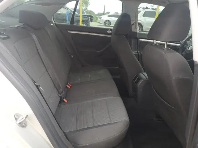 2010 VOLKSWAGEN JETTA S  
