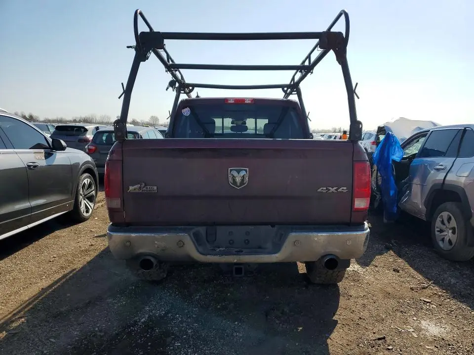 2016 RAM 1500 SLT  