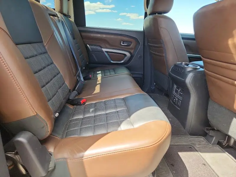 2017 NISSAN TITAN PLATINUM RESERVE  